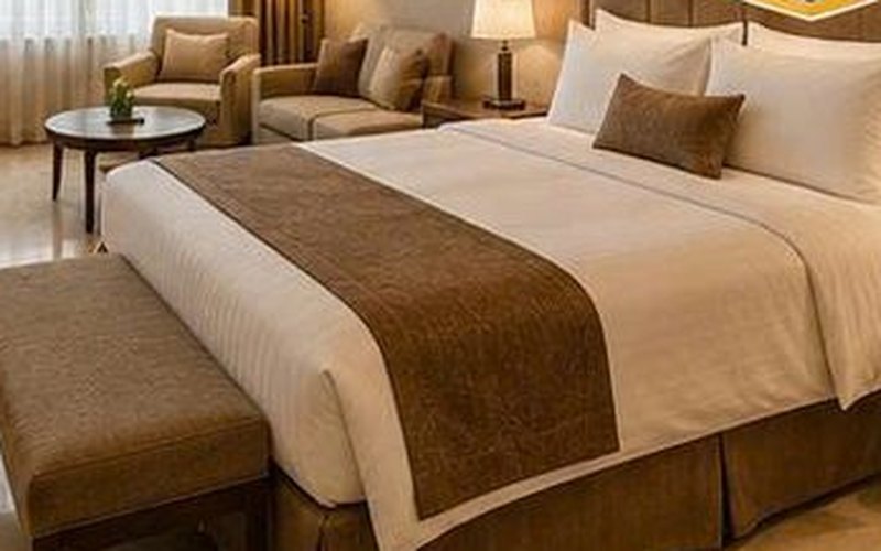 Nội thất phòng ngủ khách sạn: giường, nệm, tủ đầu giường thanh lý